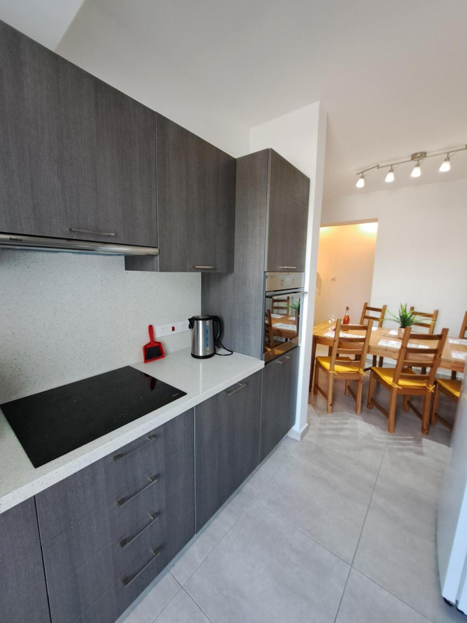 Albert'S Apartment St Lazarus 402 B - First Floor Larnaca Buitenkant foto