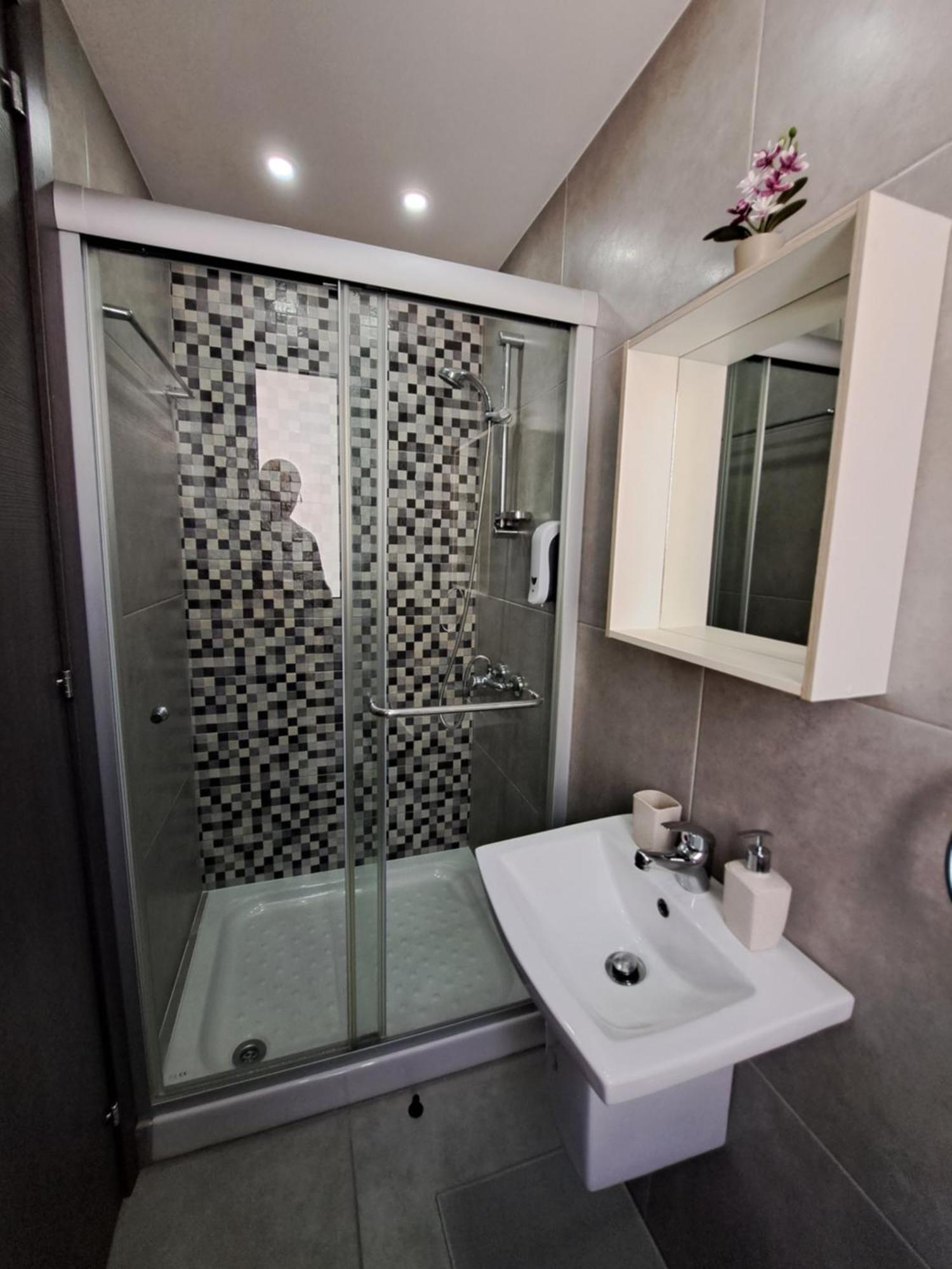 Albert'S Apartment St Lazarus 402 B - First Floor Larnaca Buitenkant foto
