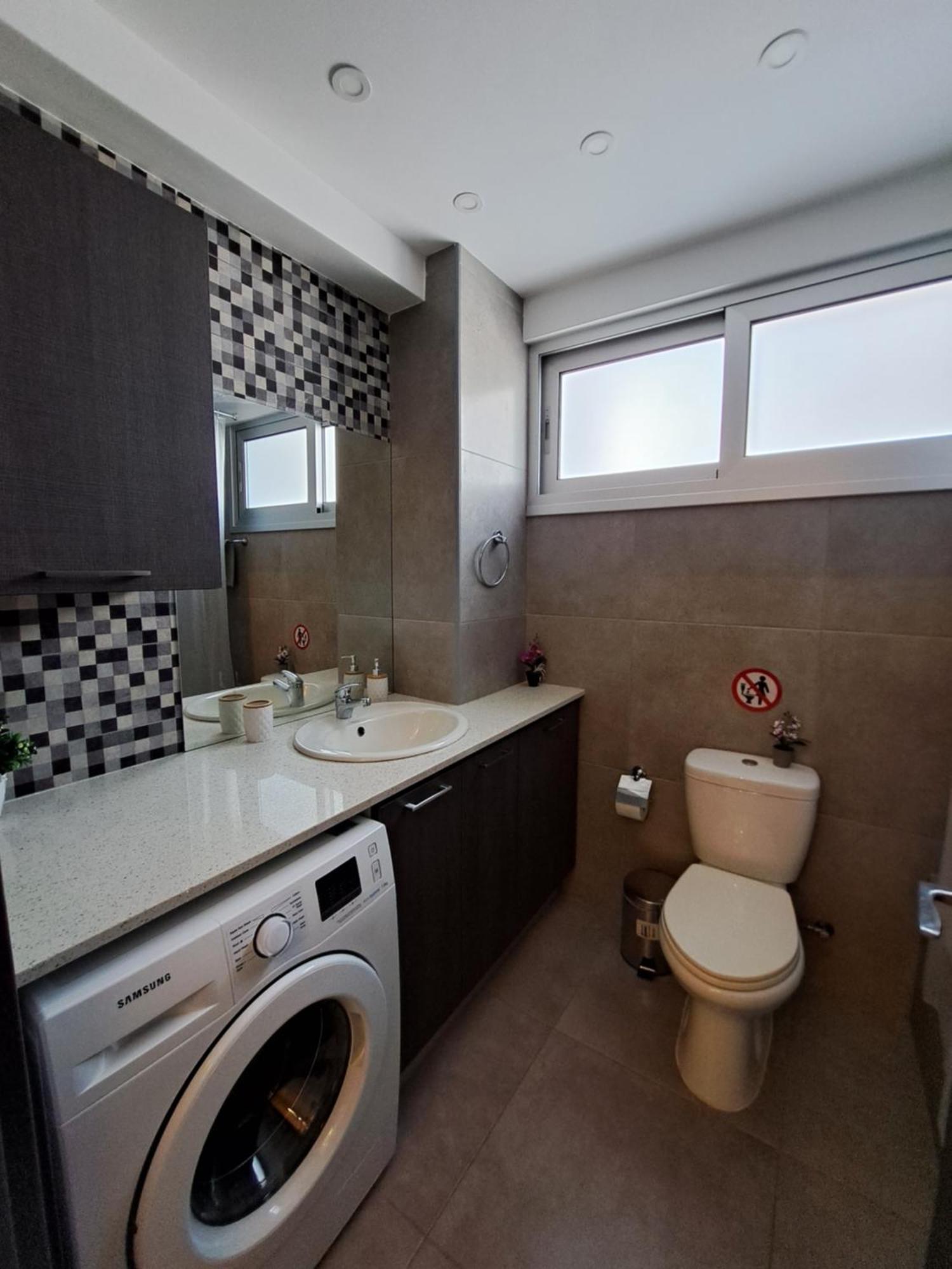 Albert'S Apartment St Lazarus 402 B - First Floor Larnaca Buitenkant foto